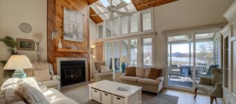 Meadows - Townhome in Bernard`s Landing with all the amenities to enjoy!