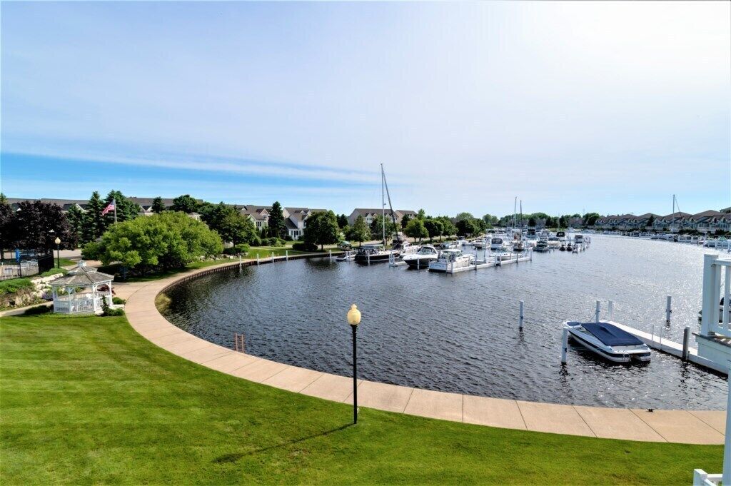 Quiet Waters - Waterfront Condo on Harbor