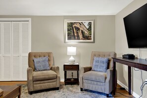 Unclassified image, 5 of 44, button - Heated Pool Access | 5*Clean | Flex Cancelation (Savannah)