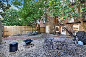 Outdoor dining - Heated Pool Access | 5*Clean | Flex Cancelation (Savannah)