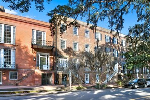 Unclassified image, 2 of 44, button - Heated Pool Access | 5*Clean | Flex Cancelation (Savannah)