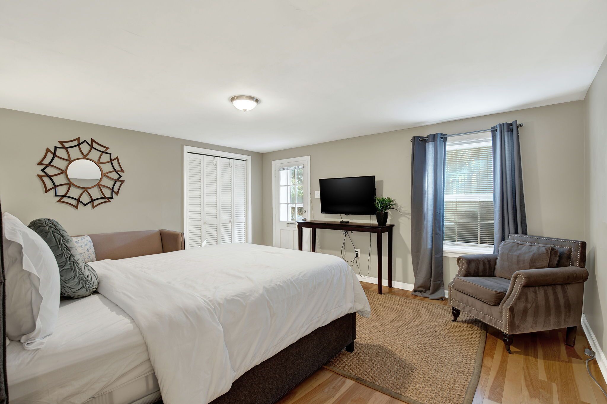 2 habitaciones, tabla de planchar con plancha y wifi gratis 