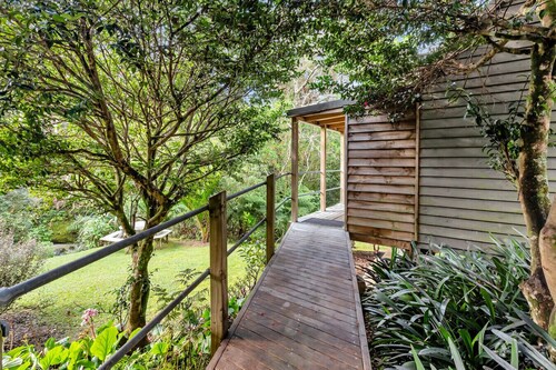 Cabin in Bush Setting, Central Whangārei + Netflix