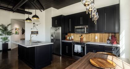 Yea!ThatGreenville. Downtown GV 2BR/2BA Great Location on Main Street.