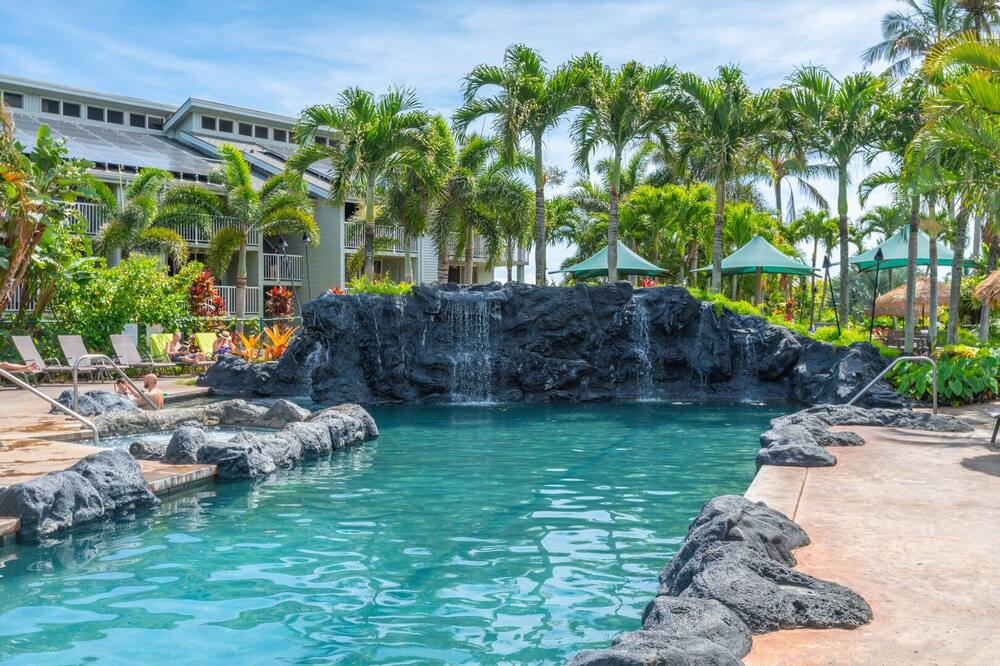 Beautiful Princeville Garden Condo with lots of Amenities C2108