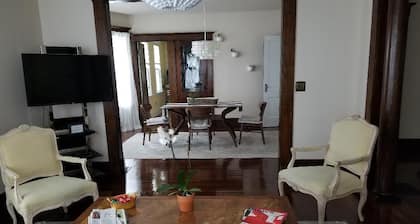 Amplio apartamento de 2 dormitorios cerca de Yale Bowl