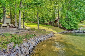 Property grounds - Cairns Home-Waterfront, family-friendly, wide water views (Moneta)