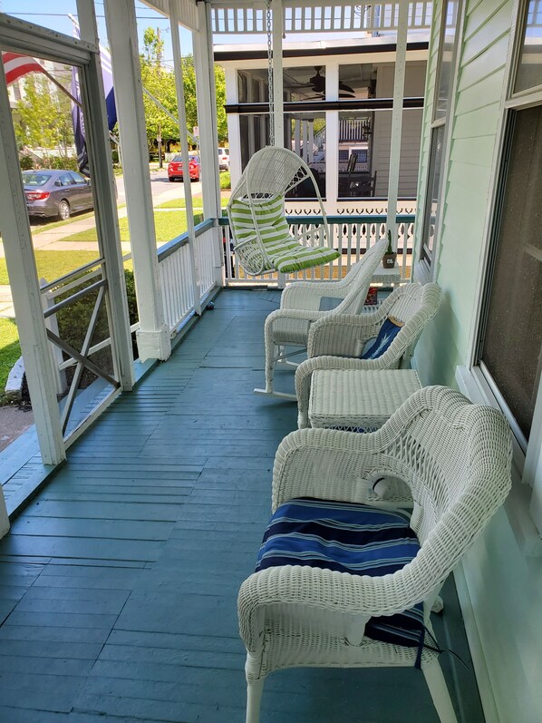 Terrace/patio - The Heart of Cape May on Historic Windsor Ave, 2 Blocks to Beach & Shopping! (Cape May)