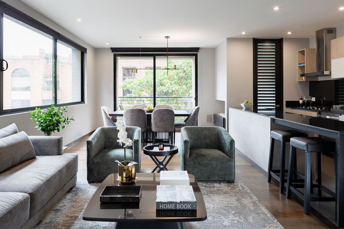 Televisión y chimenea 