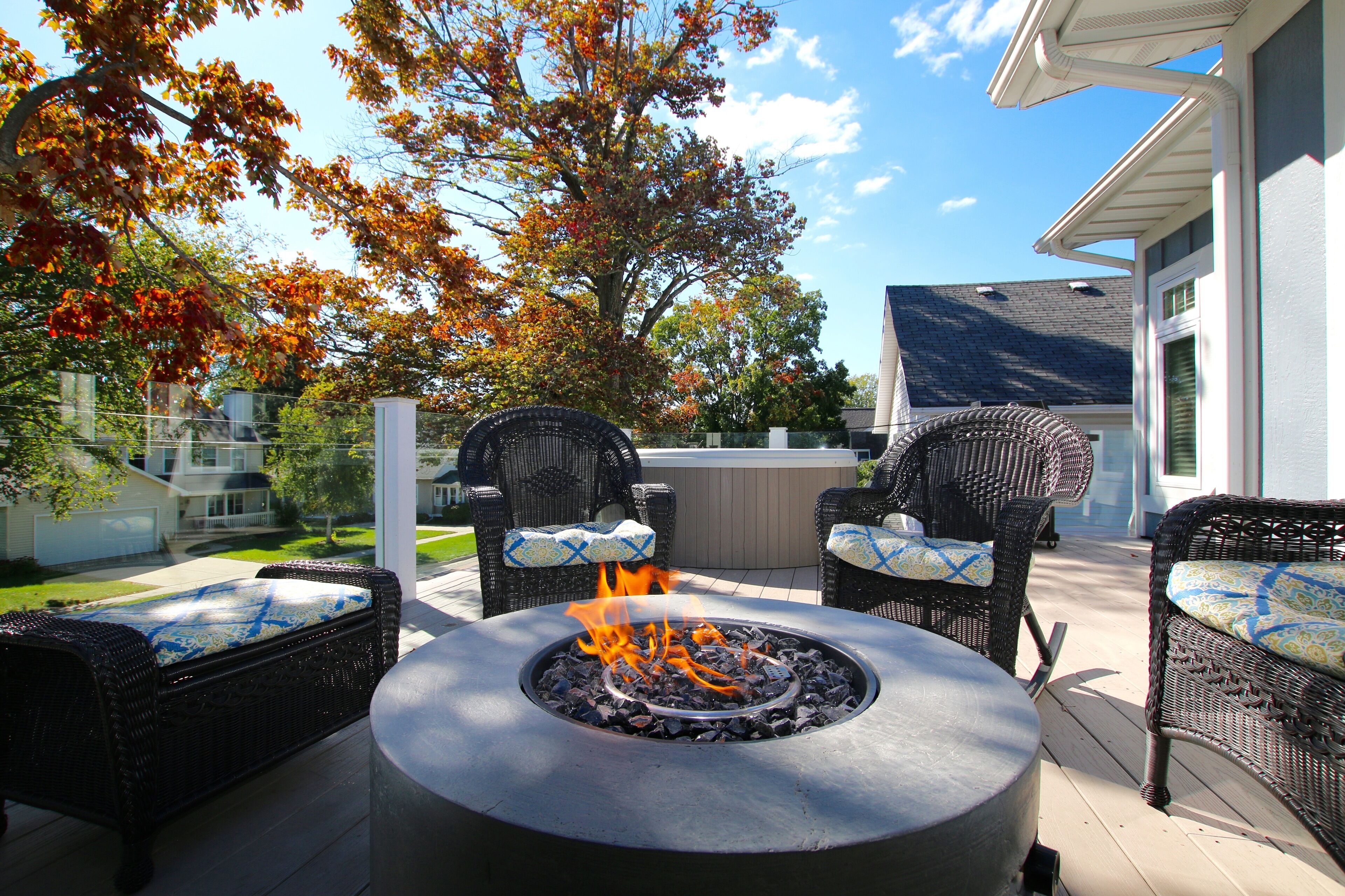 Hot Tub, Fire Pit, Close to Kids Corner Park & South Beach