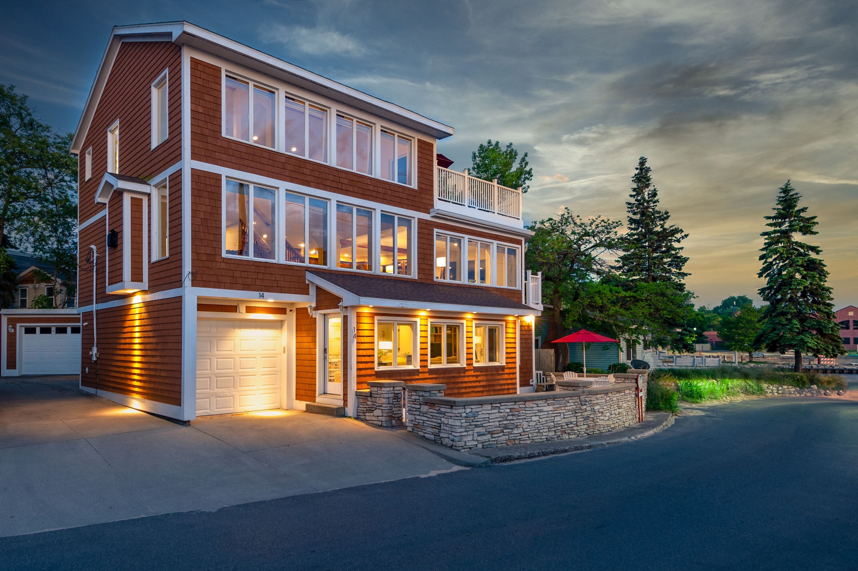 Upscale Waterfront Home w/ Panoramic Views on Lake Michigan!