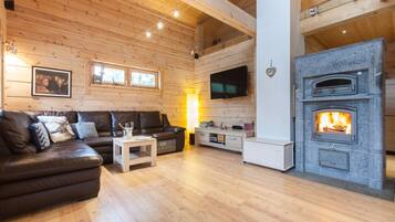 Smart-TV, Kamin, Stereoanlage