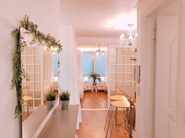 2 bedrooms, iron/ironing board, WiFi, bed sheets