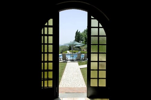 Toskanische Villa für 4 bis 6 Personen mit Pool und Tennisplatz in der Nähe von Florenz