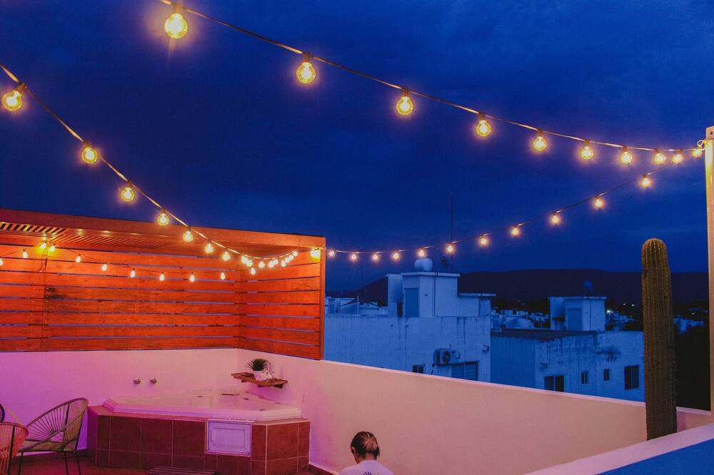 House in Teques Rooftop & private Jacuzzi