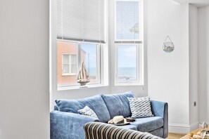 Smart TV - 4 At The Beach - Sea view, Pets welcome, Parking (Torcross)