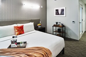 Premium Room, 1 King Bed