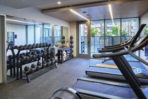 Fitness facility - Hotel Mariposa Los Angeles (Valley Village)
