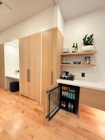 Habitación de lujo, 2 camas de matrimonio | Ropa de cama de alta calidad, minibar, cortinas opacas