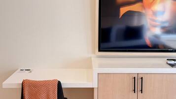 Luxury Room 1 | Premium bedding, minibar, blackout drapes, iron/ironing board