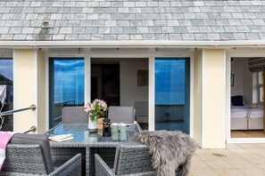 Outdoor dining - 3 At The Beach, Torcross -  Family friendly, Sea View, Parking (Torcross)