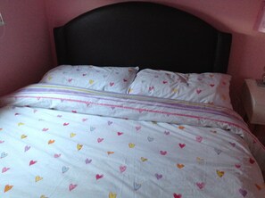 2 bedrooms, free WiFi, bed sheets - Family oriented contemporary chalet (Great Yarmouth)