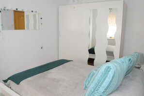 2 bedrooms, iron/ironing board, WiFi, bed sheets - Charming apartment near the beach (Almería)