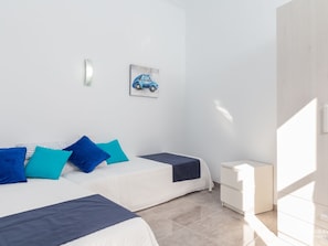3 bedrooms, iron/ironing board, Internet, bed sheets