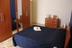 3 chambres, fer et planche à repasser, draps fournis