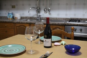 Réfrigérateur, four, lave-vaisselle