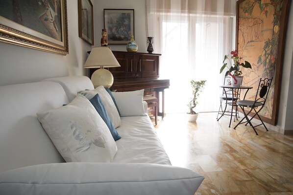 スマートテレビ、DVD プレーヤー