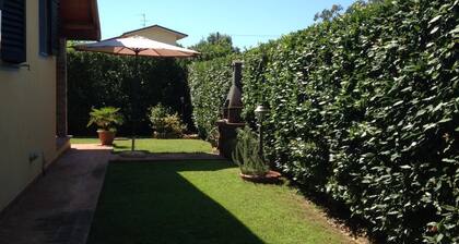 Villa Arianna quiet area 5 minutes from the sea and from the Versilia nightlife