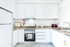 Fridge, microwave, oven, stovetop
