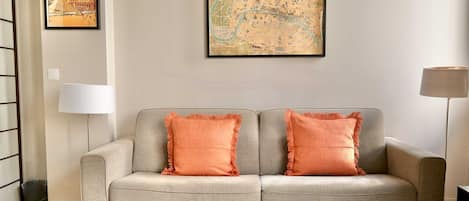 テレビ、DVD プレーヤー、書斎 / ワークスペース