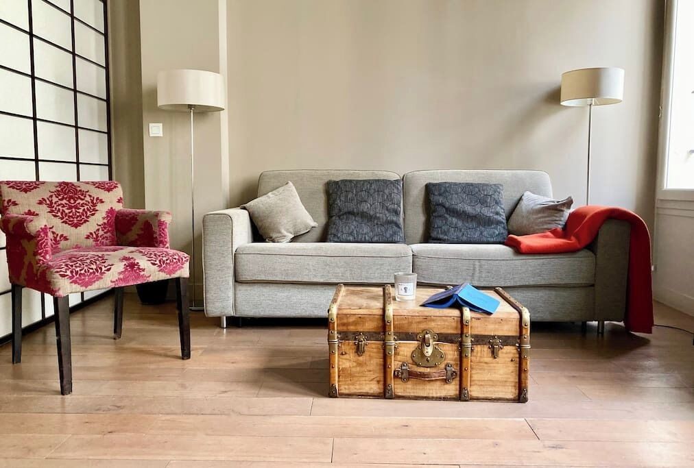 TV, DVD player, offices