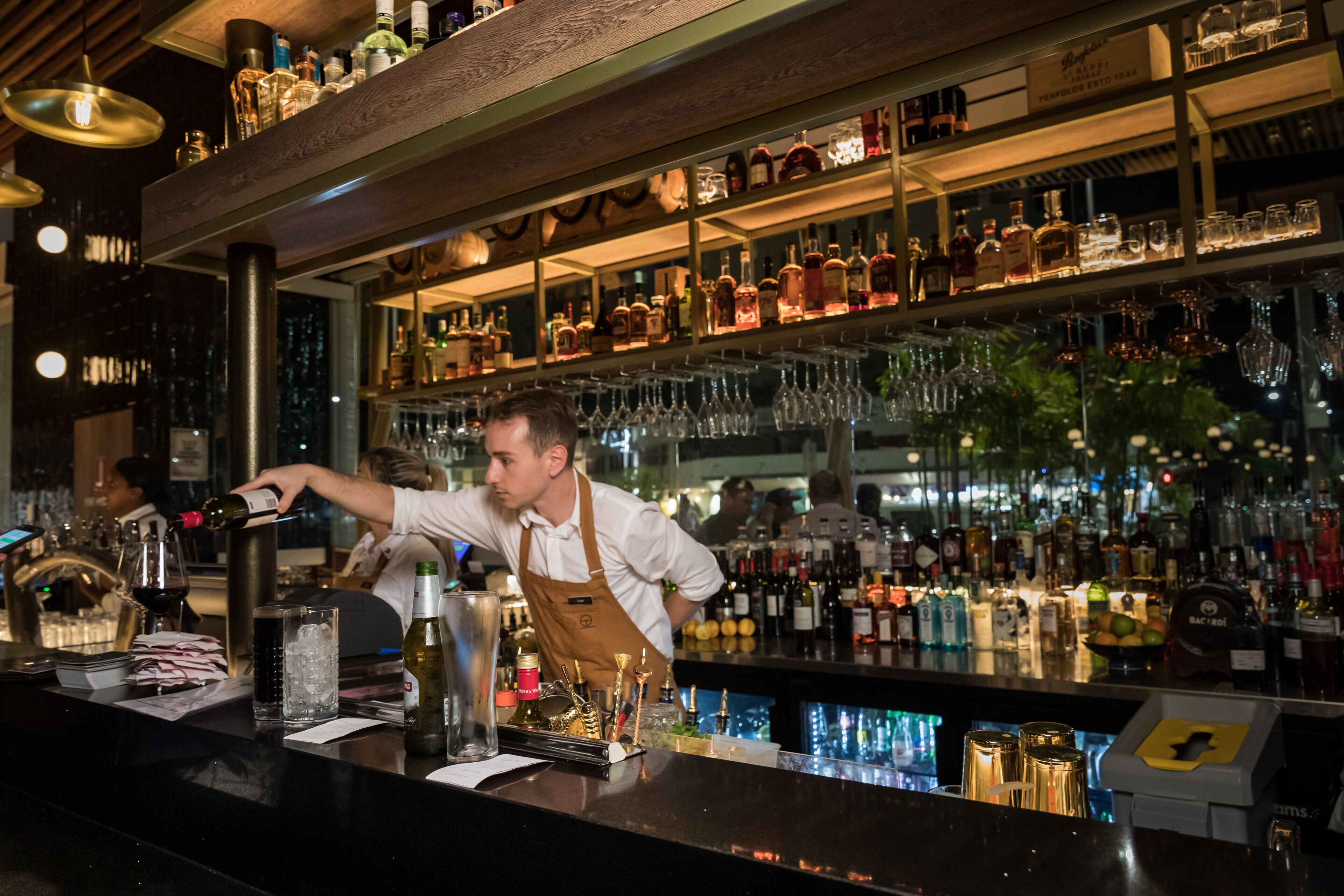 3 barer/lounger, vinbar och cocktailbar
