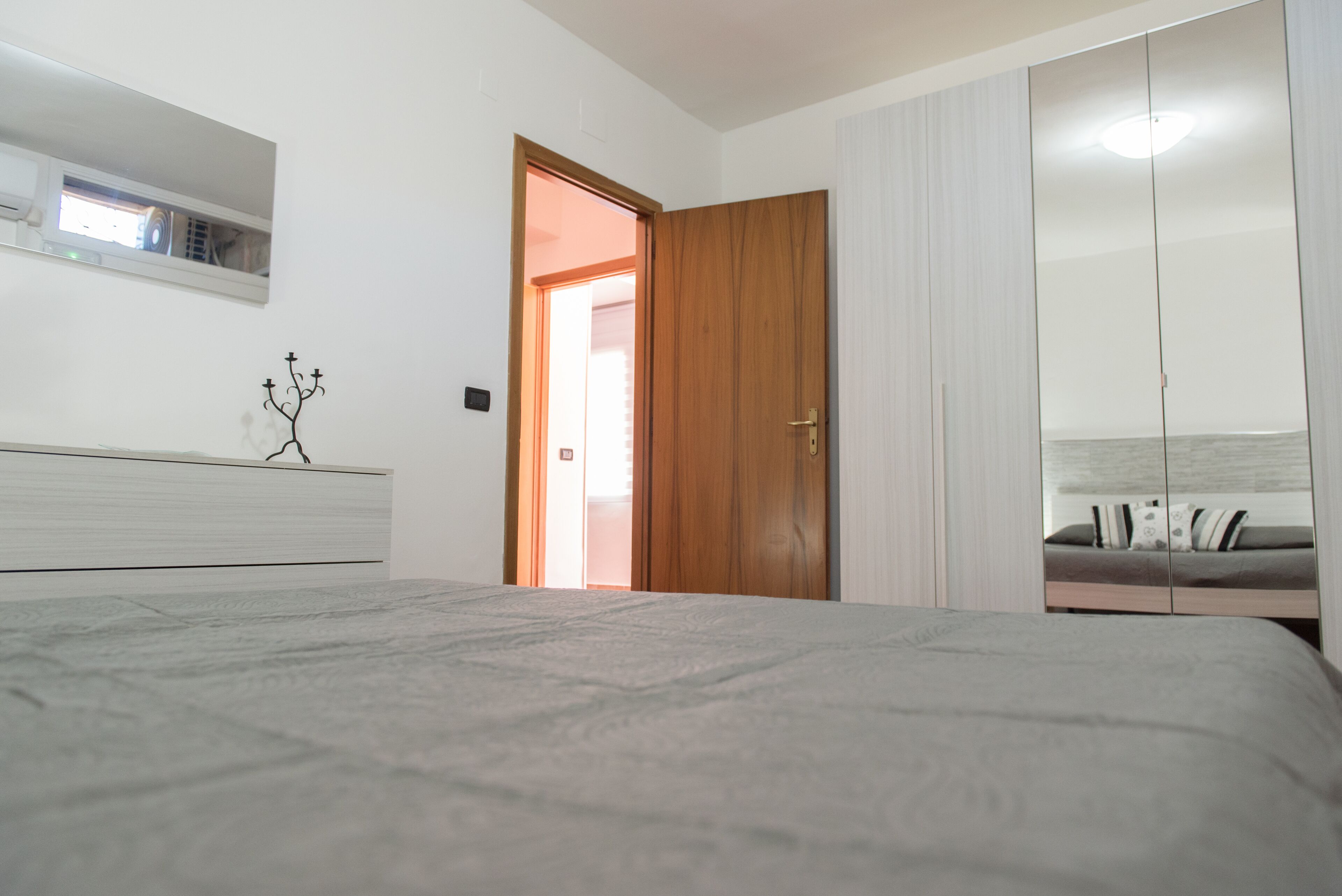 2 bedrooms, iron/ironing board, WiFi