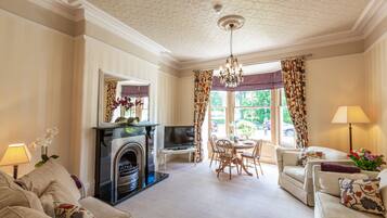 TV, fireplace, DVD player
