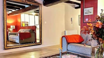 TV, DVD player, offices