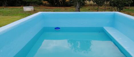 حمّام سباحة خارجي