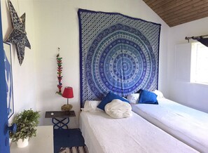 5 bedrooms, bed sheets