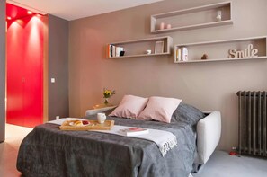 1 bedroom, iron/ironing board, WiFi, bed sheets - Marais Market Street Gem | Chic 1BR + Sofa Bed (Paris)