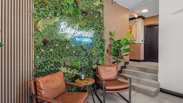 Sala de estar en el lobby