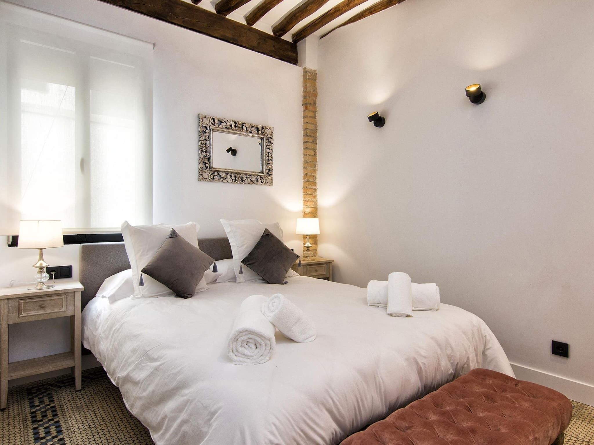 4 slaapkamers, een strijkplank/strijkijzer, gratis wifi, beddengoed