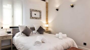 4 slaapkamers, een strijkplank/strijkijzer, gratis wifi, beddengoed
