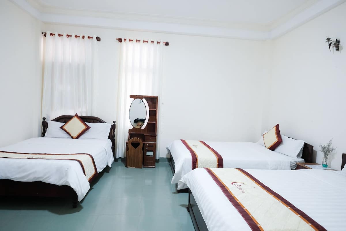 Chambre Triple Standard | Rideaux occultants, Wi-Fi gratuit, draps fournis