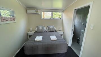 Self Contained Unit Sleeps 4