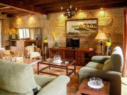 House of Anceu for 8 people