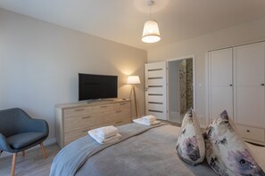 1 bedroom, iron/ironing board, free WiFi, bed sheets