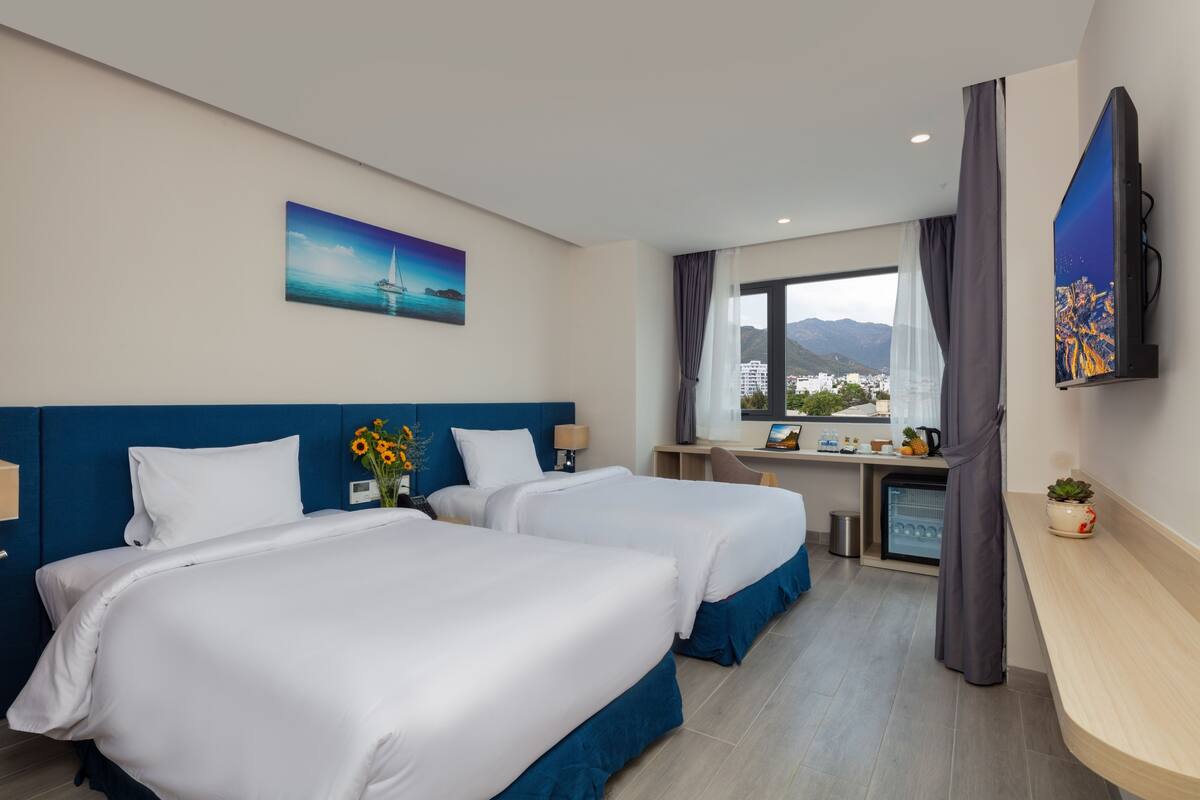 Superior Room, Balcony, City View | City view